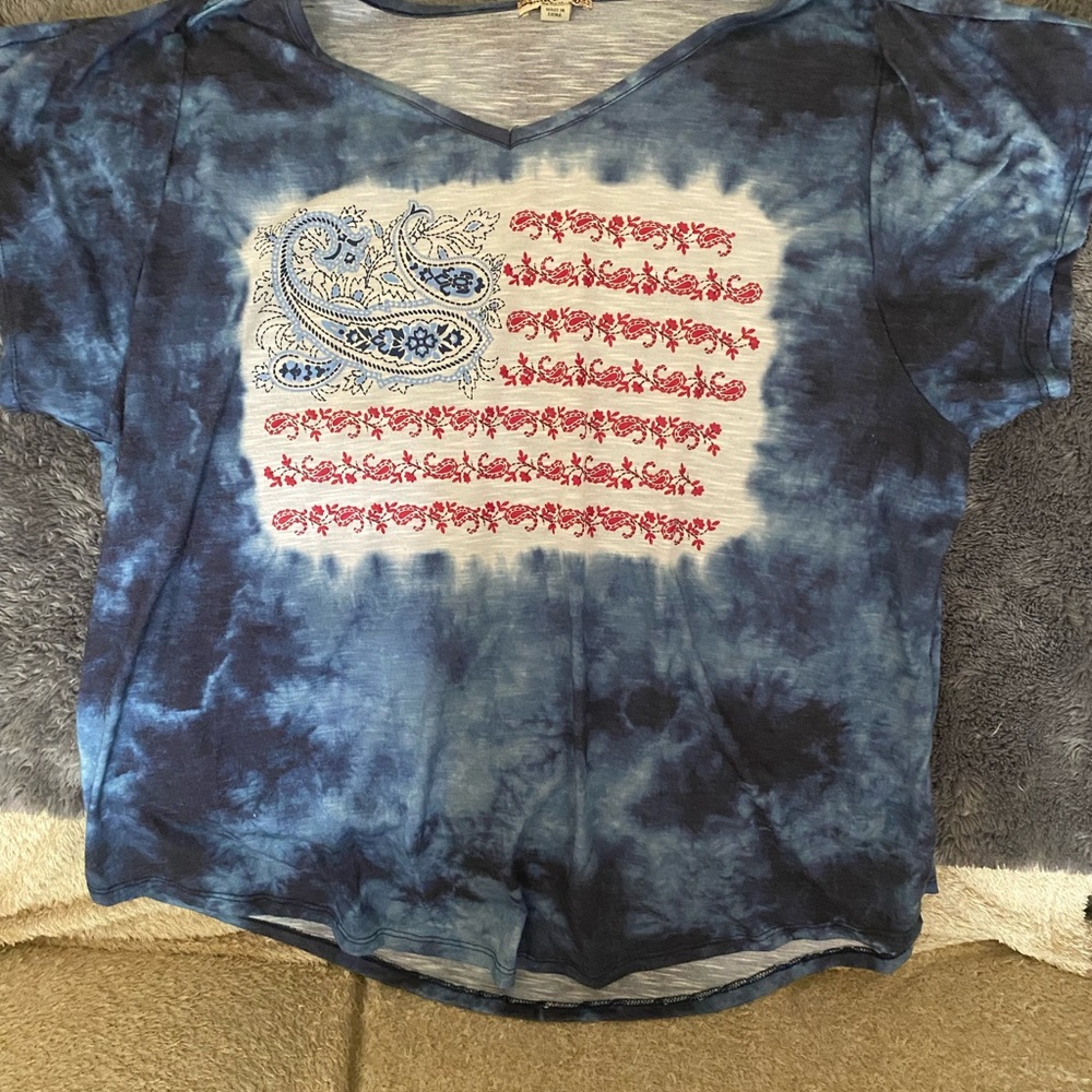 American flag cap sleeve shirt.  Size 1X